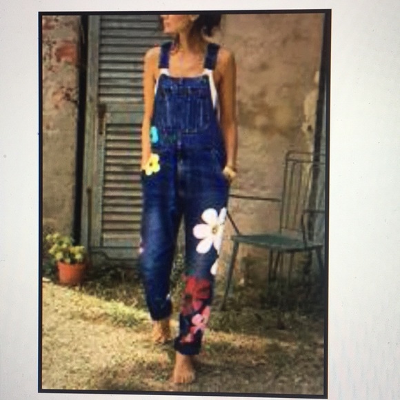 MISSLOOK Denim - Jean Overalls with Painted Flowers Boho Look